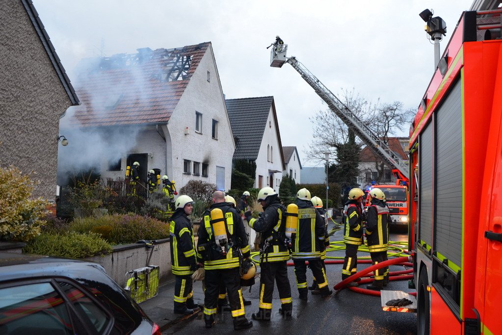 Feuer 2 Koeln Rodenkirchen Schuetzstr P111.JPG